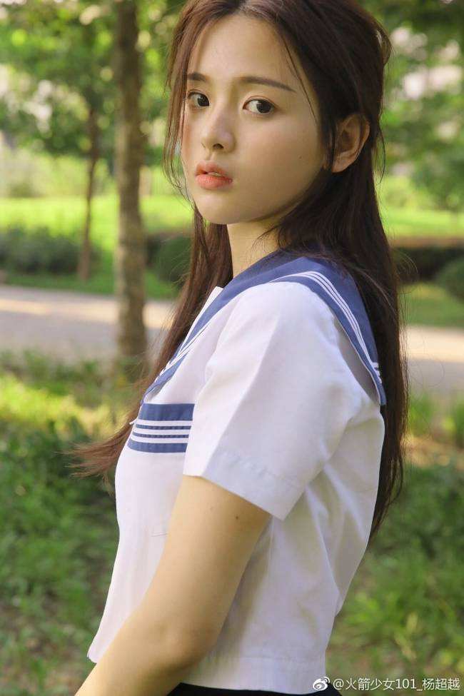 撸校园春色都市激情强奸乱伦 女孩爱美是天性化妆必需早学会